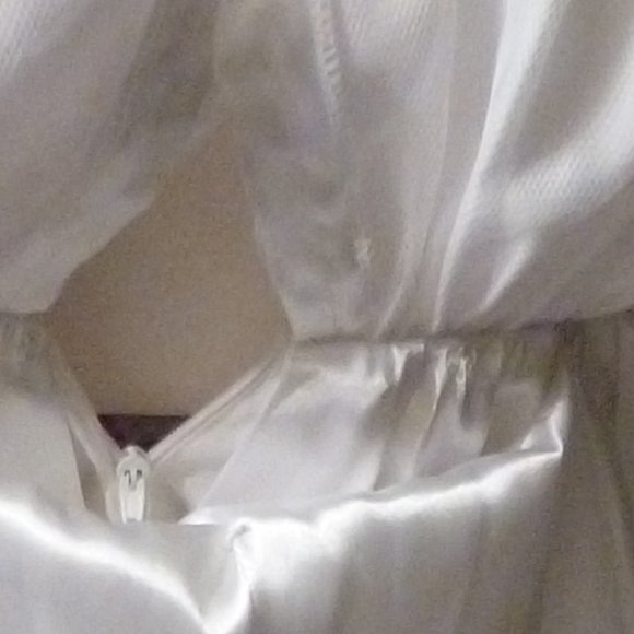 ✨ Majestic & Beautiful Bridal Gown | Adjustable Length | Size 8–10 ✨ - Picture 10 of 15